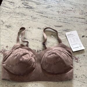 Women's Floral Lace Bra in Brown